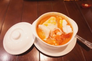 Súp hải sản chua cay