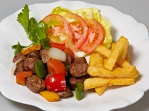 Bò lúc lắc khoai tây chiên