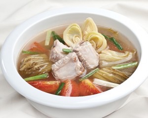 Canh sườn nấu chua